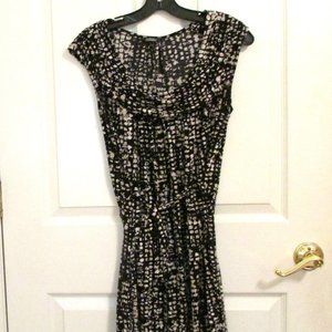 Daisy Fuentes Size Medium Black/Cream Dress